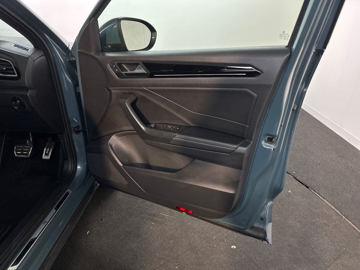 Used Volkswagen T-Roc 2023 for sale - 77848036: Photo 35