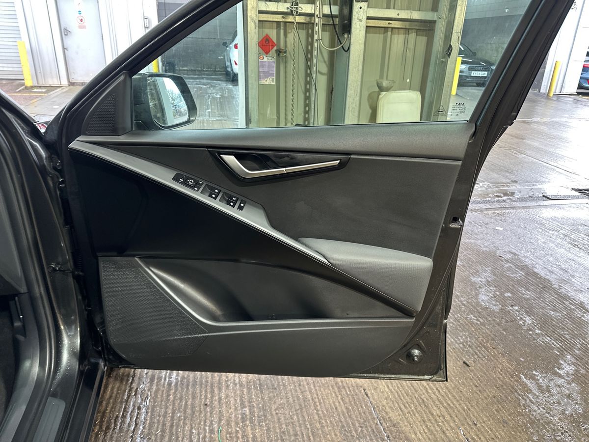 Used Kia Niro 2024 for sale - 76960131: Photo 35