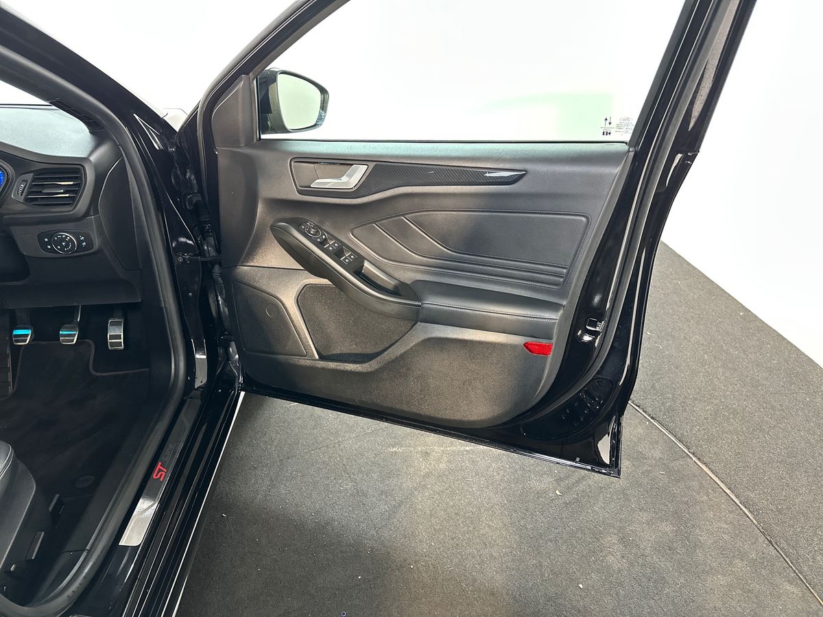 Used Ford Focus 2022 for sale - 76350930: Photo 35