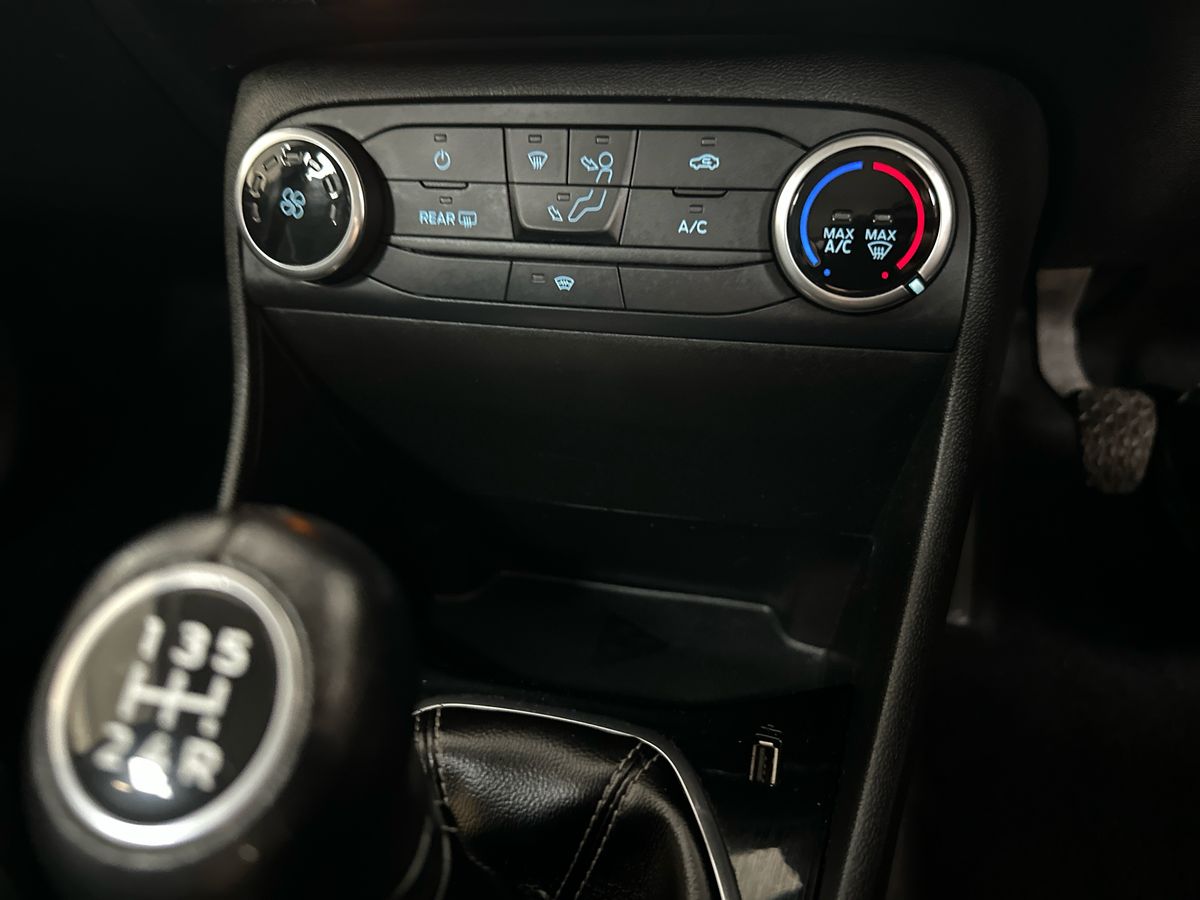 Used Ford Fiesta 2017 for sale - 76533939: Photo 22