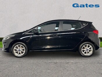 Used Ford Fiesta 2017 for sale - 76533939: Photo
