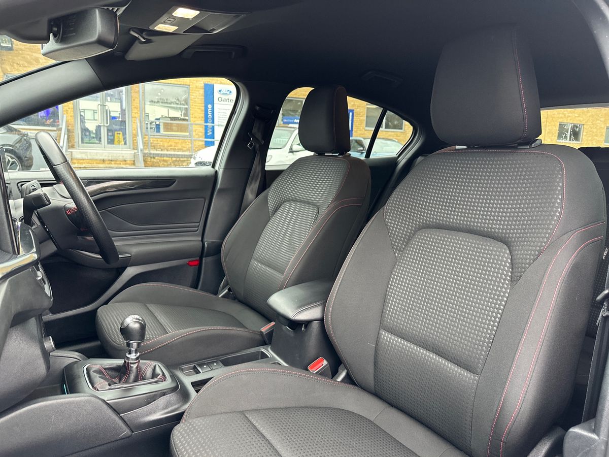 Used Ford Focus 2023 for sale - 76539836: Photo 13