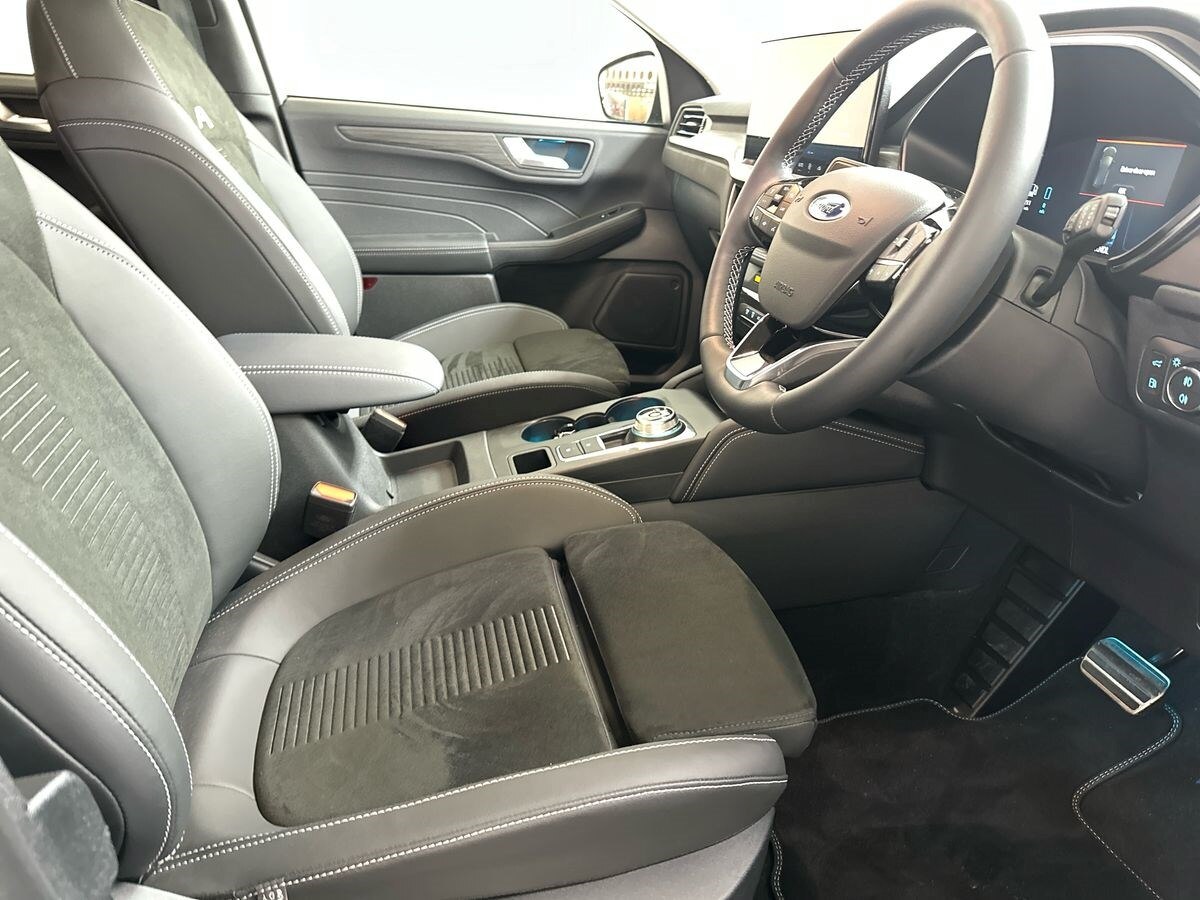 2025 Ford Kuga 5Dr Active 2.5 PHEV 243PS 2WD Auto Estate Petrol Parallel PHEV Au - Picture 12 of 24