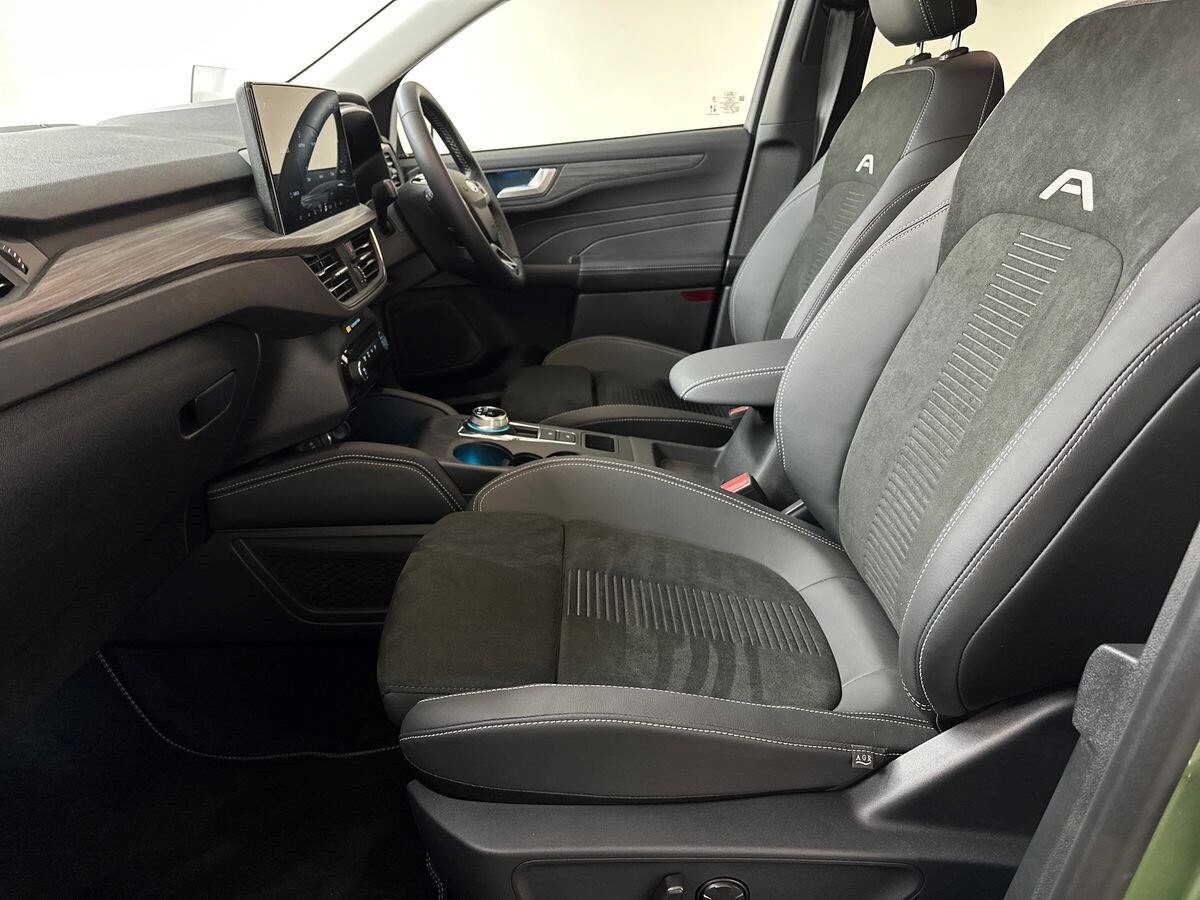 2025 Ford Kuga 5Dr Active 2.5 PHEV 243PS 2WD Auto Estate Petrol Parallel PHEV Au - Picture 13 of 24