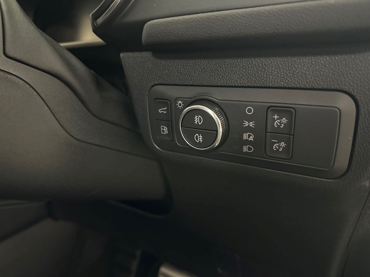 2025 Ford Kuga 5Dr Active 2.5 PHEV 243PS 2WD Auto Estate Petrol Parallel PHEV Au - Picture 23 of 24