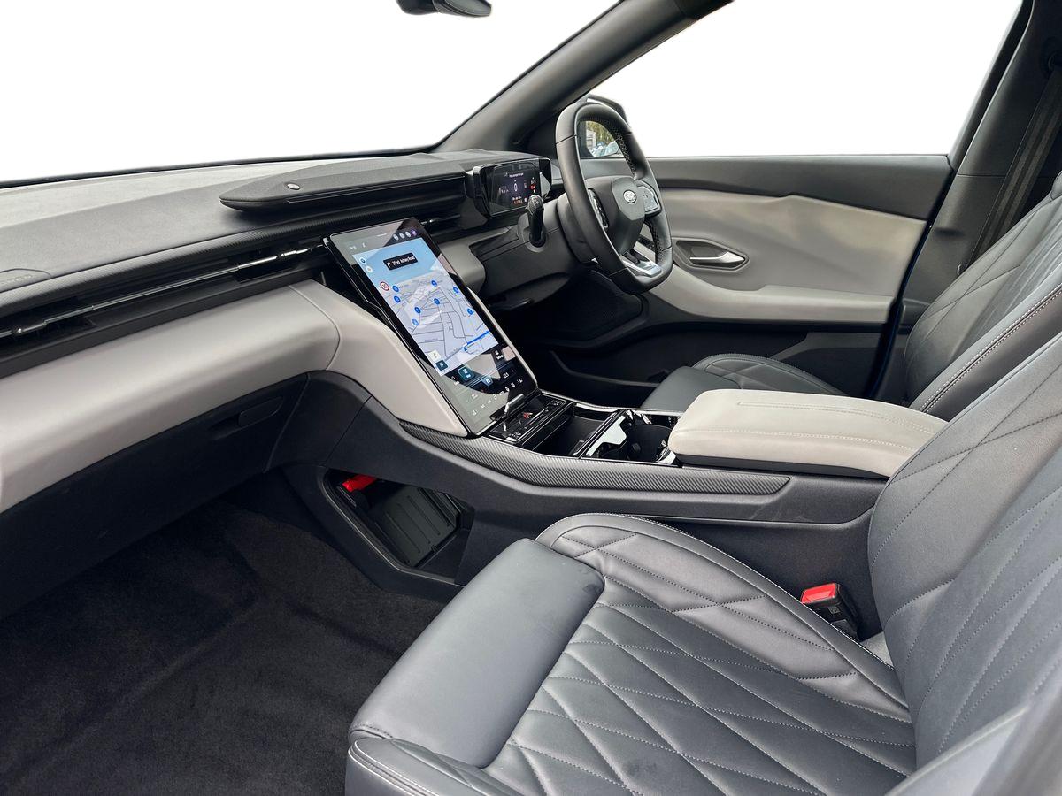 Used Ford Explorer 2024 for sale - 77917869: Photo 11