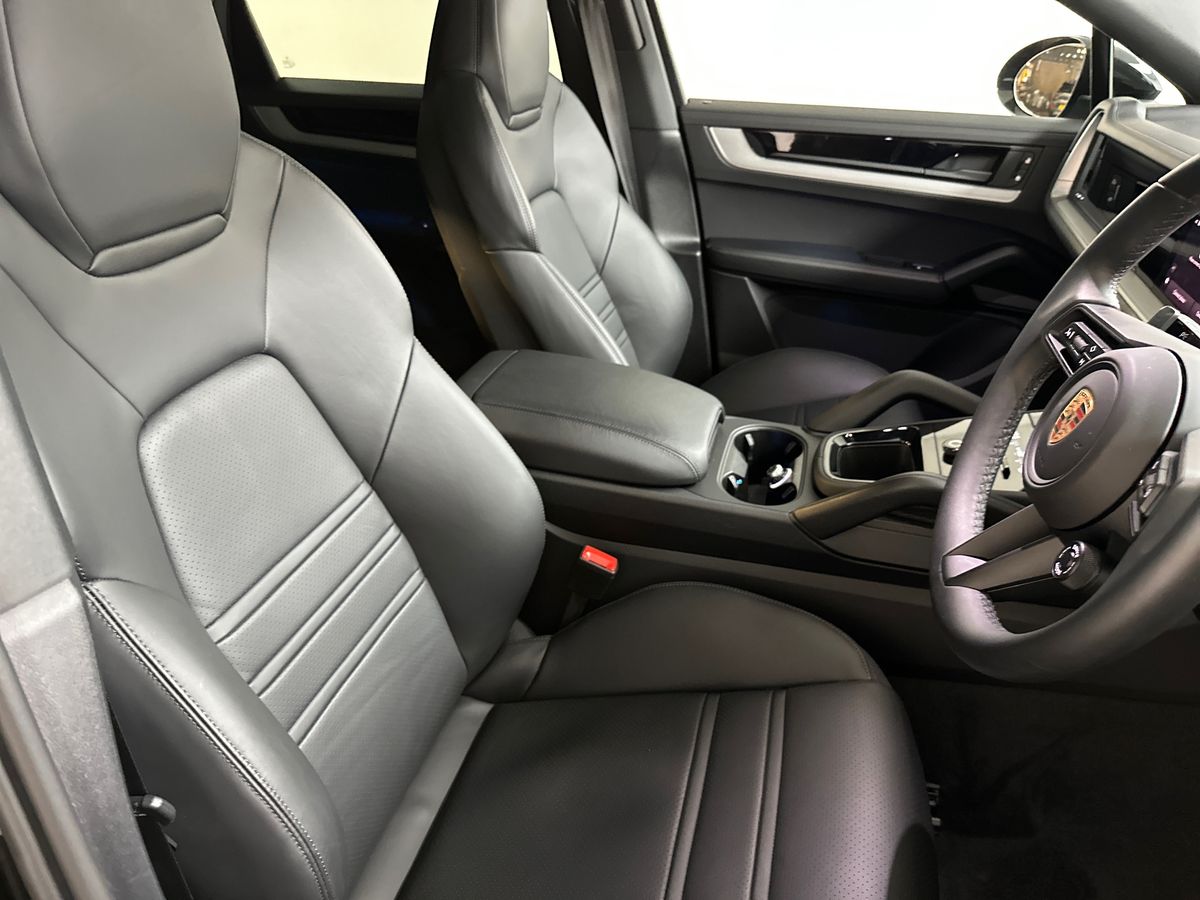 Used Porsche Cayenne 2025 for sale - 77380850: Photo 12