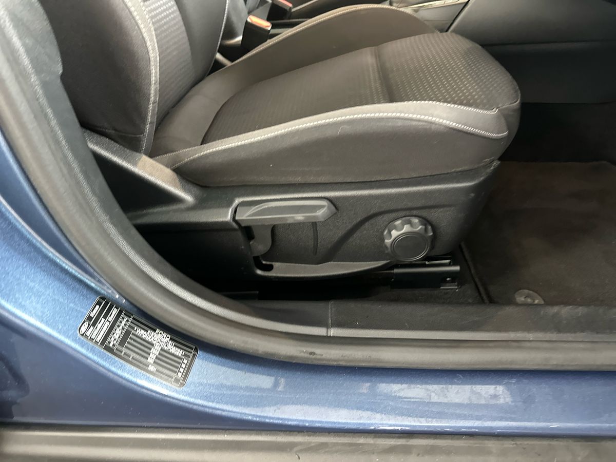 Used Ford Focus 2018 for sale - 76881900: Photo 30