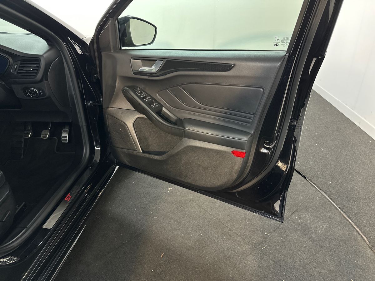 Used Ford Focus 2022 for sale - 77010197: Photo 35