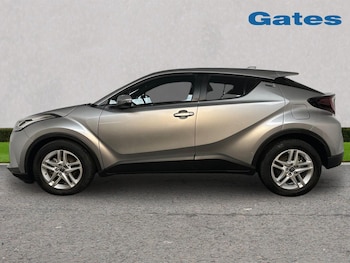 Used Toyota C-HR 2023 for sale - 78450100: Photo