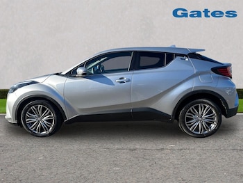 Used Toyota C-HR 2023 for sale - 78724455: Photo