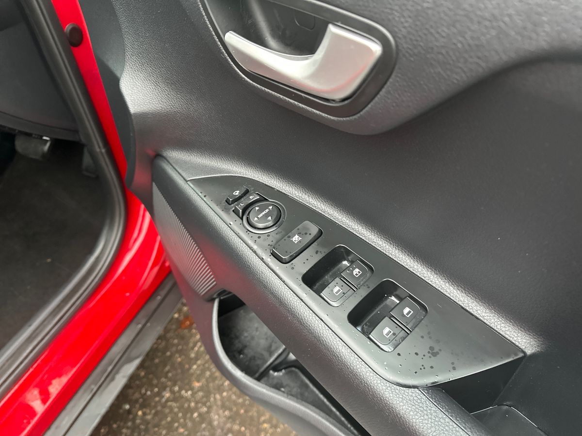 Used Kia Stonic 2023 for sale - 76999263: Photo 25