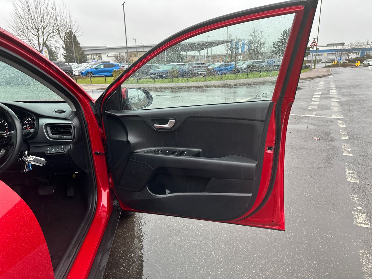 Used Kia Stonic 2023 for sale - 76999263: Photo 35