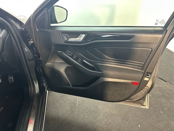 Used Ford Focus 2021 for sale - 76221866: Photo 35