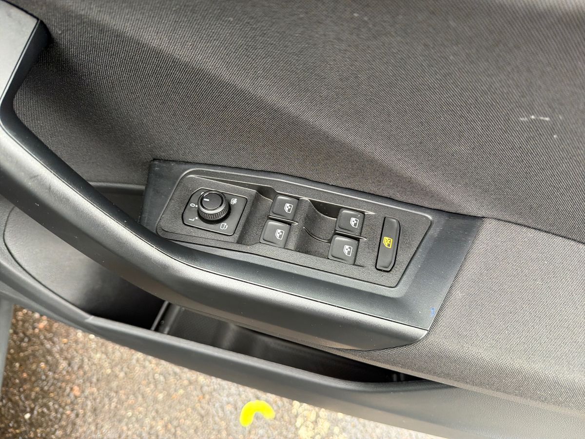 Used Volkswagen T-Roc 2025 for sale - 77673845: Photo 25