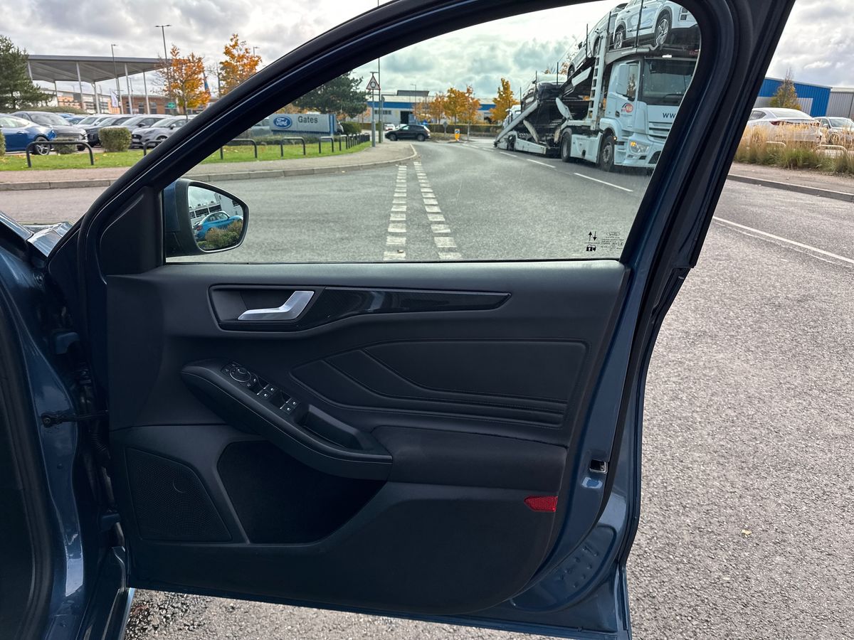 Used Ford Focus 2023 for sale - 76640190: Photo 35