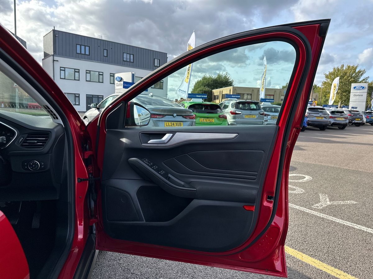 Used Ford Focus 2023 for sale - 76539938: Photo 35