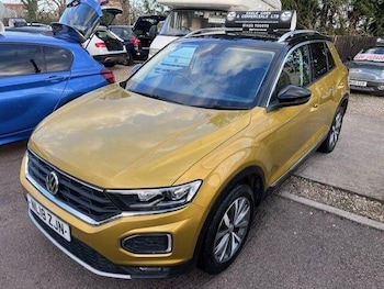 Used Volkswagen T-Roc 2018 for sale - 77808913: Photo
