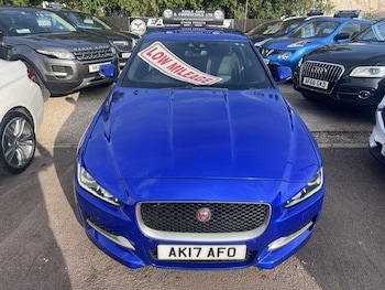 Used Jaguar XE 2017 for sale - 79532528: Photo