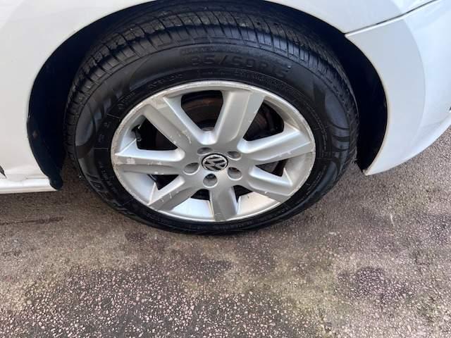 Used Volkswagen Polo 2011 for sale - 77060182: Photo 25