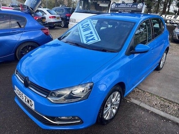 Used Volkswagen Polo 2015 for sale - 77839636: Photo