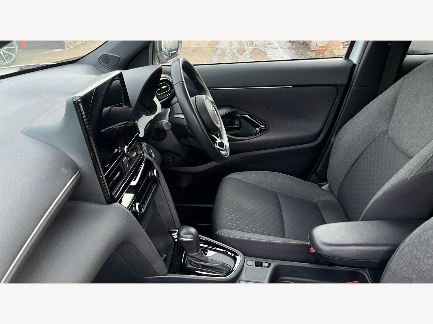 Used Toyota Yaris Cross 2024 for sale - 78100949: Photo 12