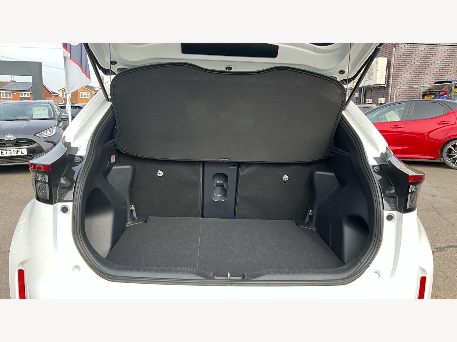 Used Toyota Yaris Cross 2024 for sale - 78100949: Photo 16