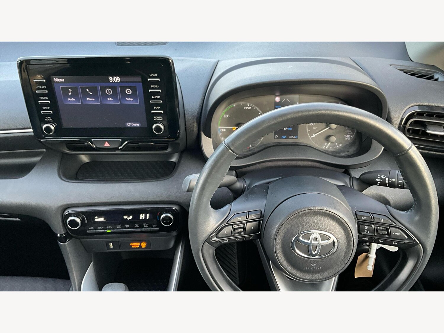 Used Toyota Yaris for sale - 76538406: Photo 8