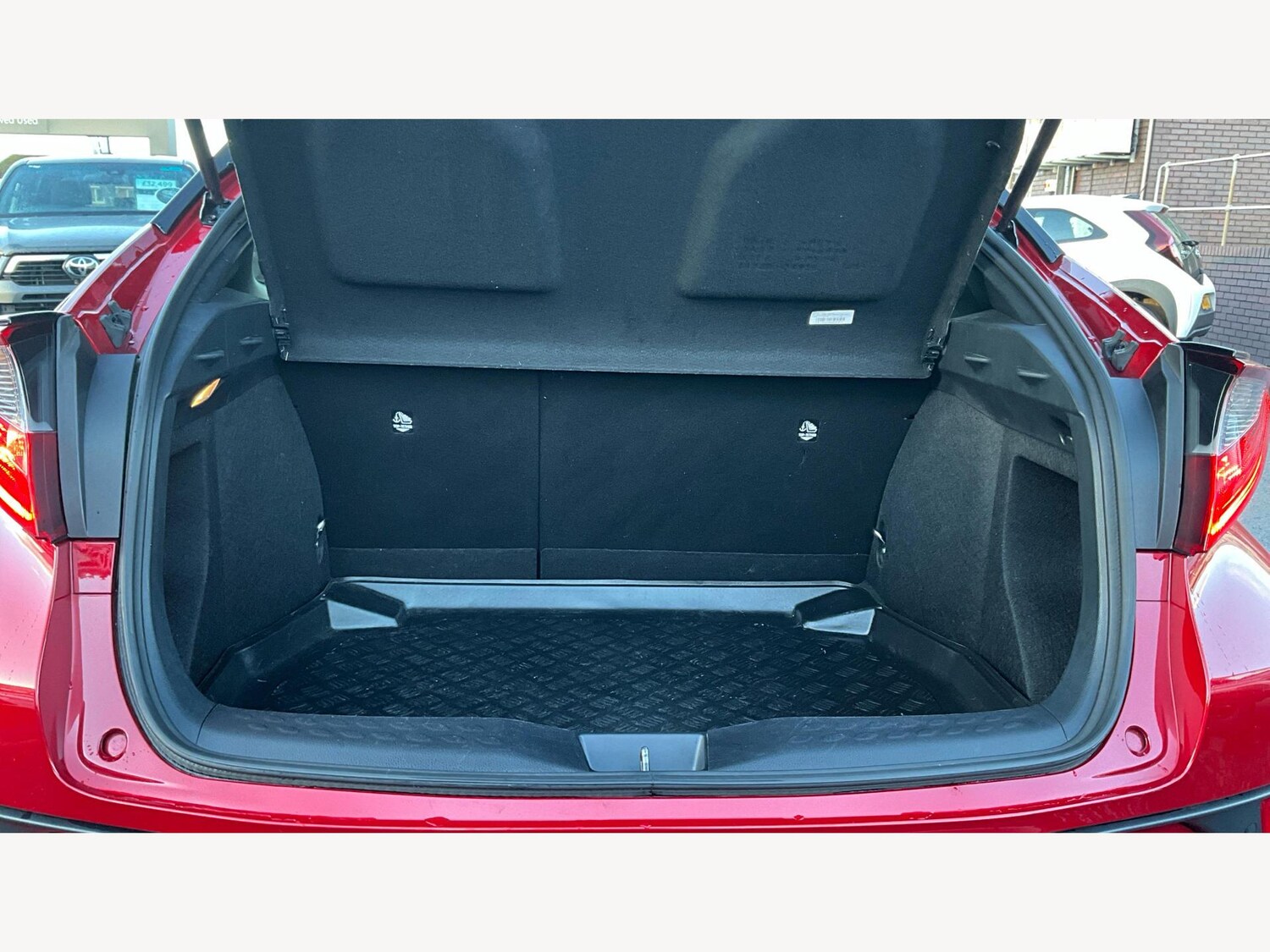 Used Toyota C-HR 2023 for sale - 76994225: Photo 16