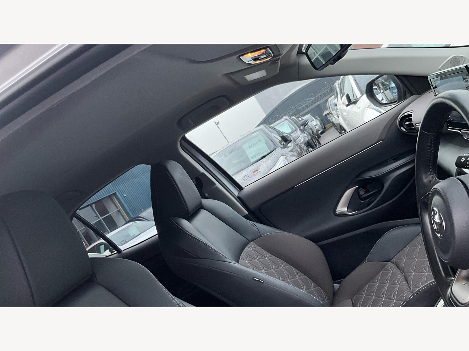 Used Toyota Yaris Cross 2022 for sale - 77267759: Photo 24