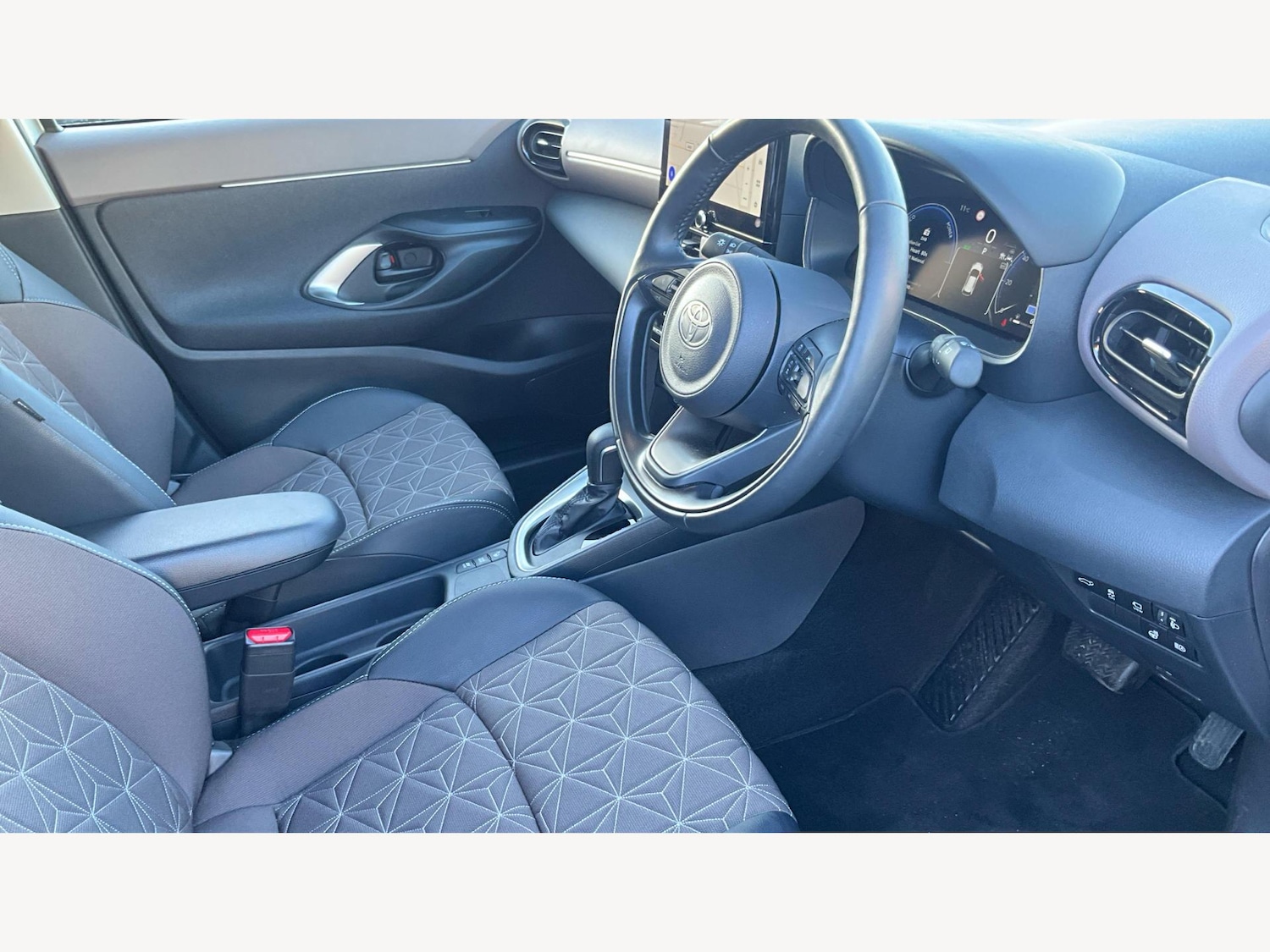 Used Toyota Yaris Cross 2025 for sale - 77131523: Photo 13