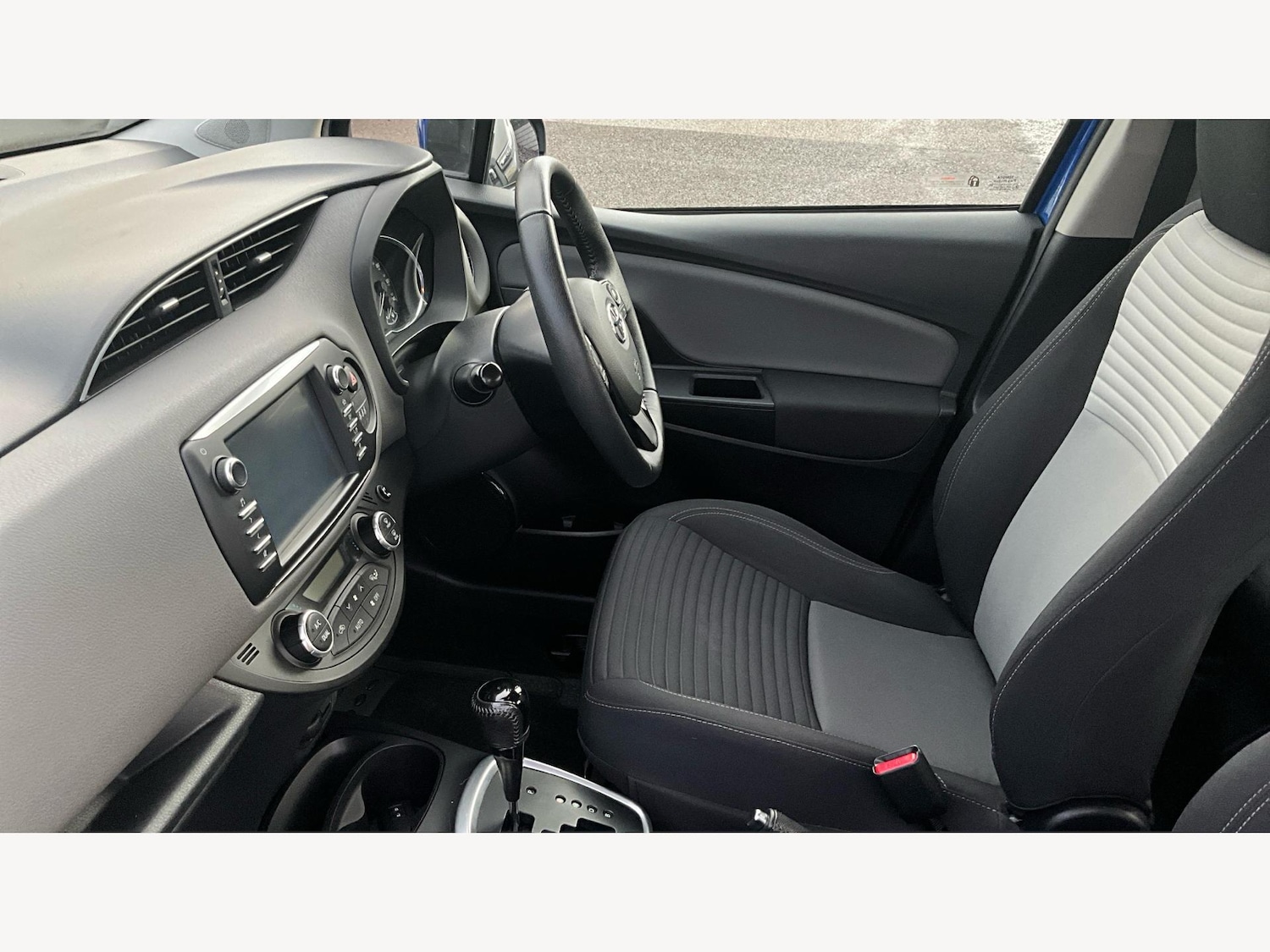Used Toyota Yaris 2018 for sale - 76539135: Photo 12