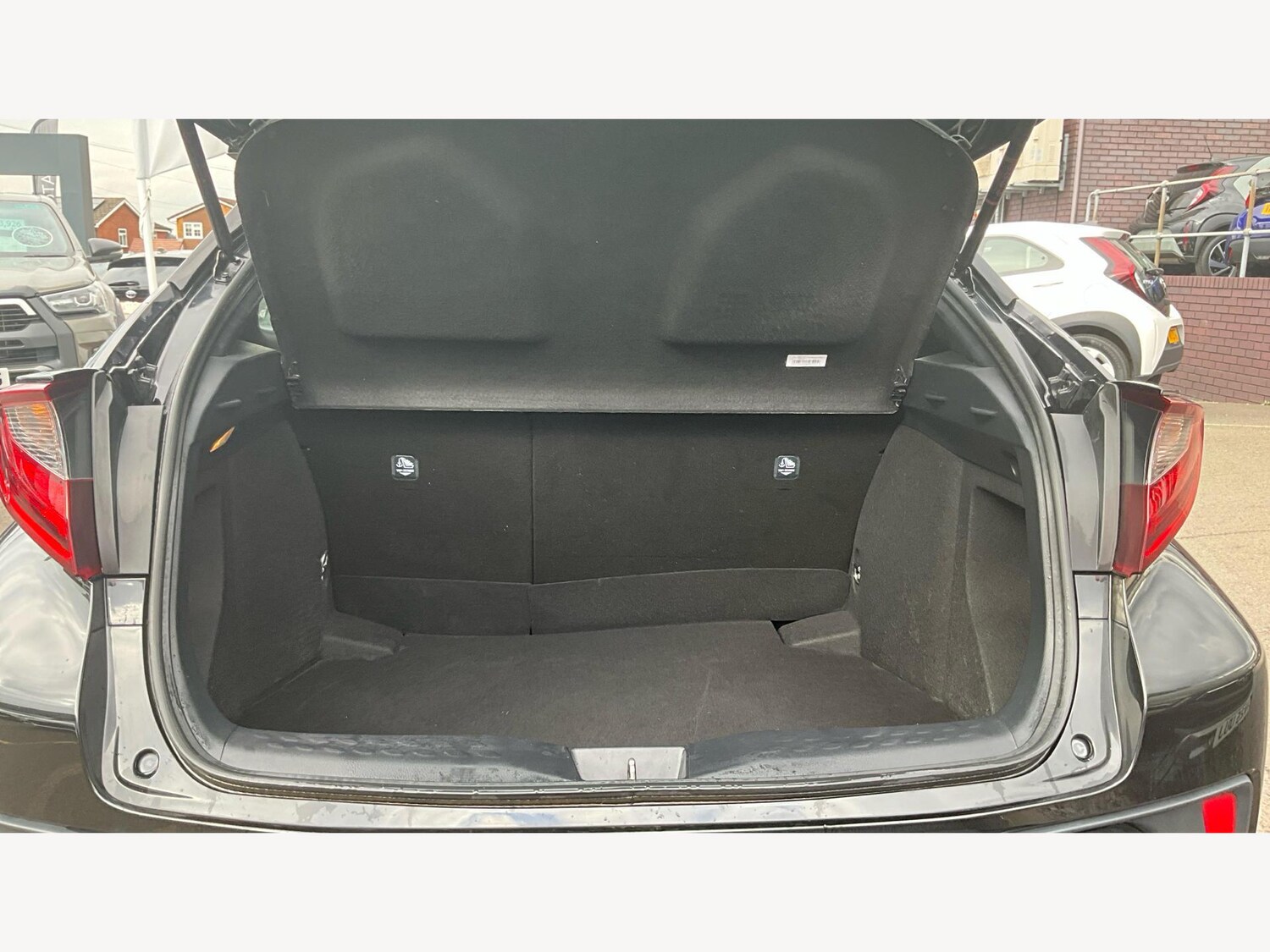 Used Toyota C-HR 2022 for sale - 76336832: Photo 16