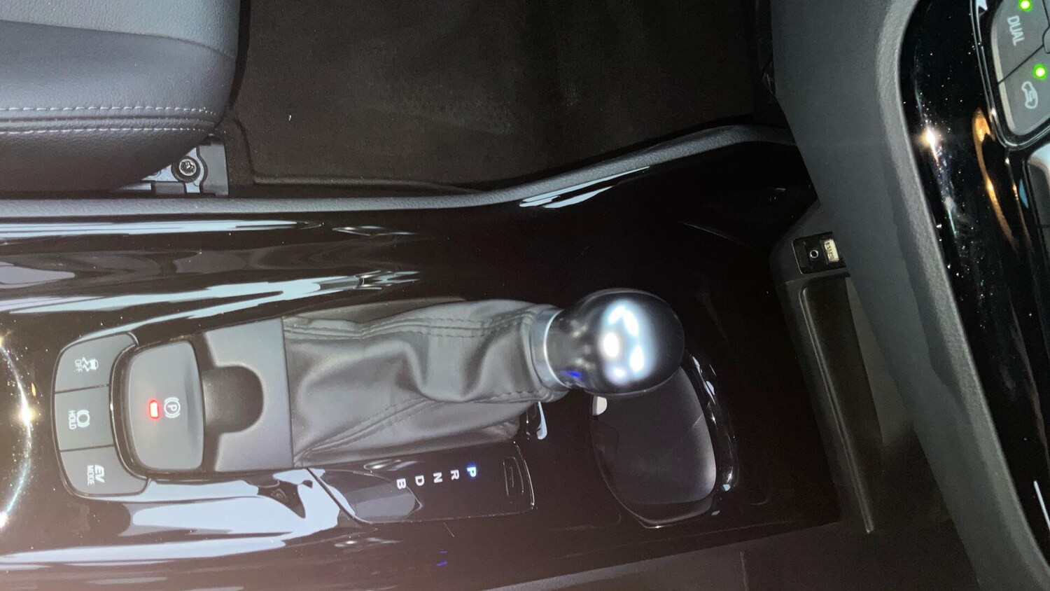 Used Toyota C-HR 2019 for sale - 76361101: Photo 39