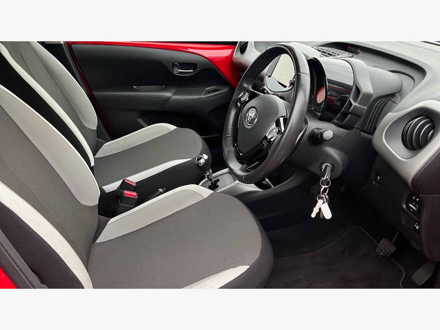 Used Toyota AYGO for sale - 77925302: Photo 13