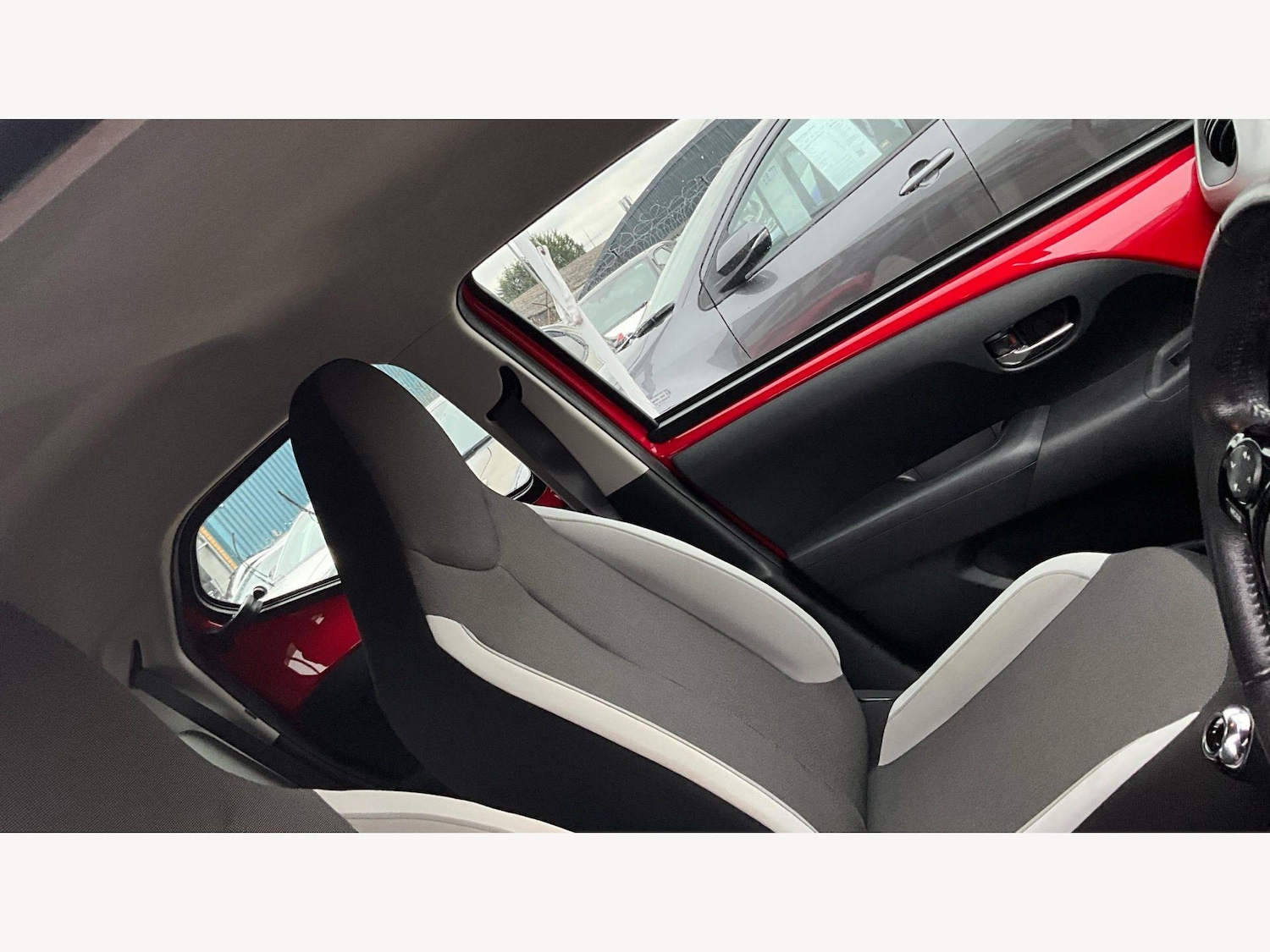 Used Toyota AYGO for sale - 77925302: Photo 24