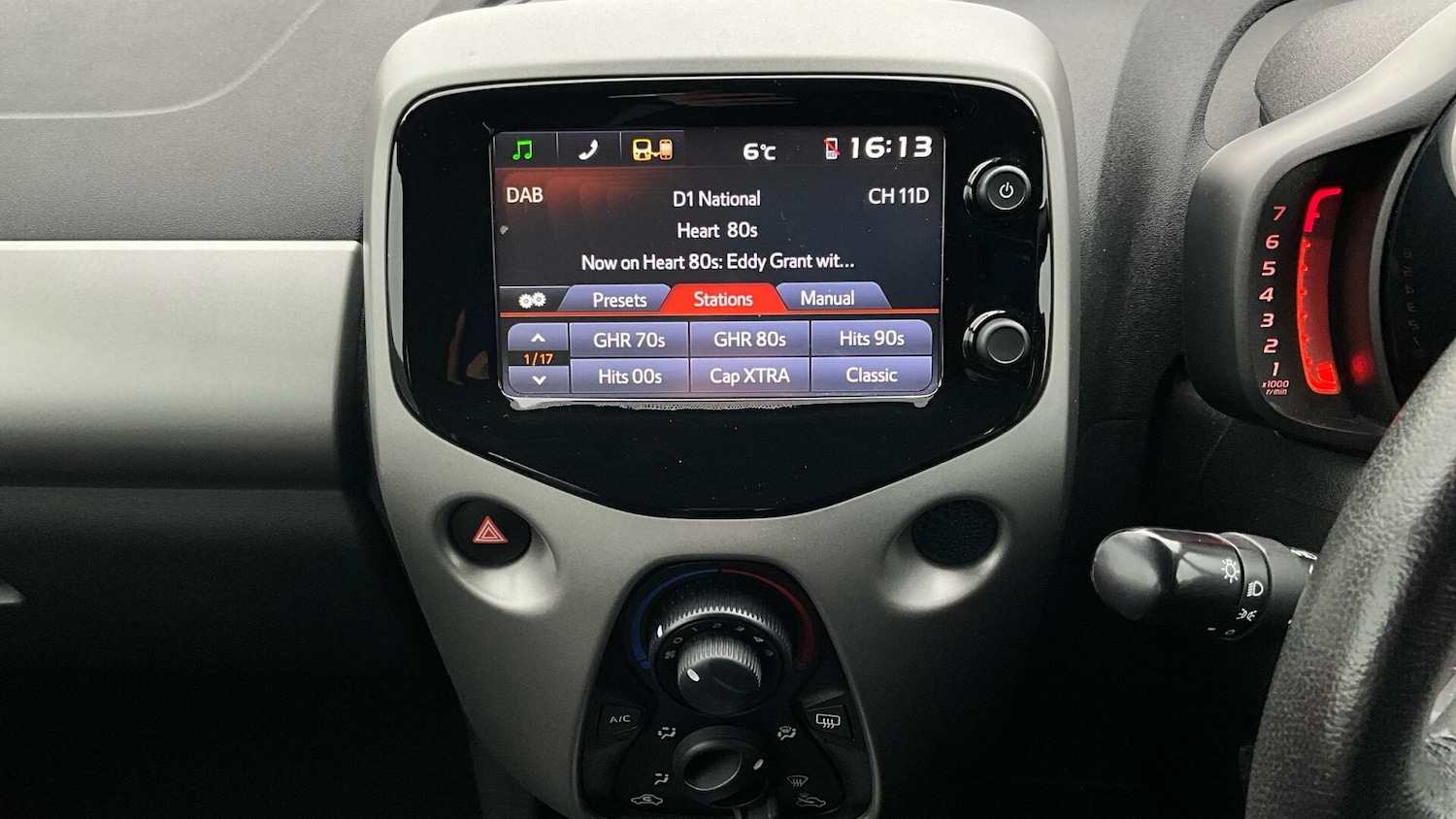 Used Toyota AYGO for sale - 77925302: Photo 32