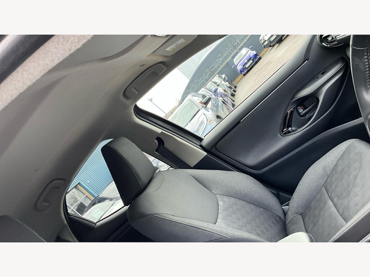 Used Toyota Yaris for sale - 77704850: Photo 24