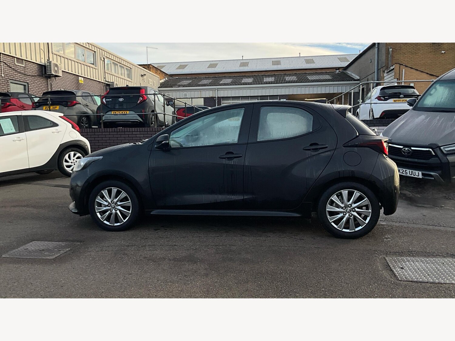 Used Toyota Yaris for sale - 77994417: Photo 19