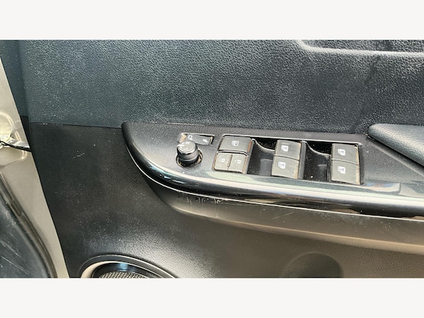 Used Toyota Hilux 2023 for sale - 75214764: Photo 44