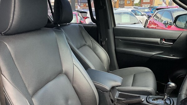 Used Toyota Hilux 2023 for sale - 75214764: Photo 47