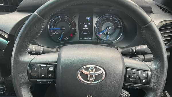 Used Toyota Hilux 2023 for sale - 75214764: Photo 75