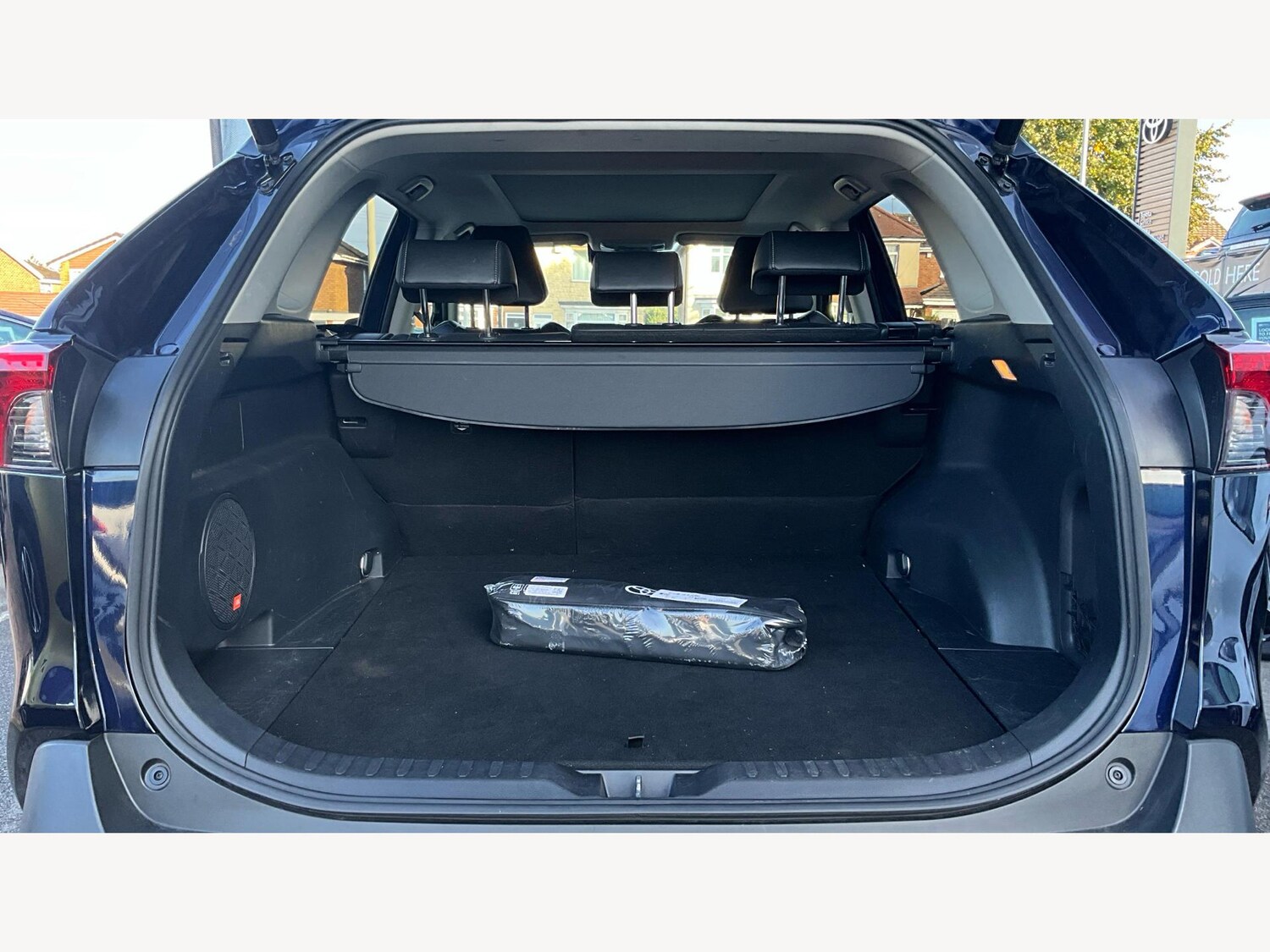 Used Toyota RAV4 2020 for sale - 75927470: Photo 16