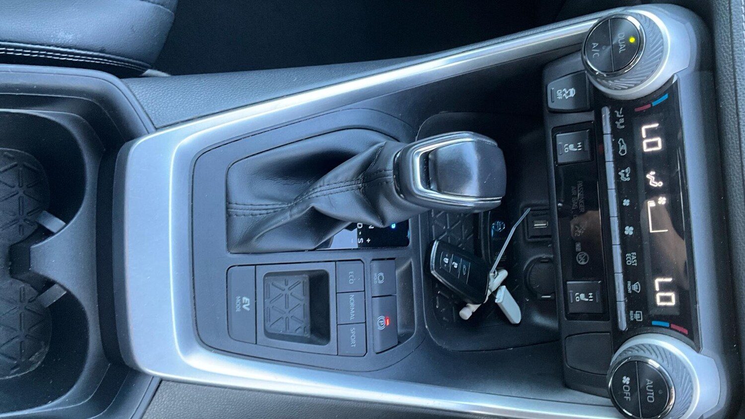 Used Toyota RAV4 2020 for sale - 75927470: Photo 63