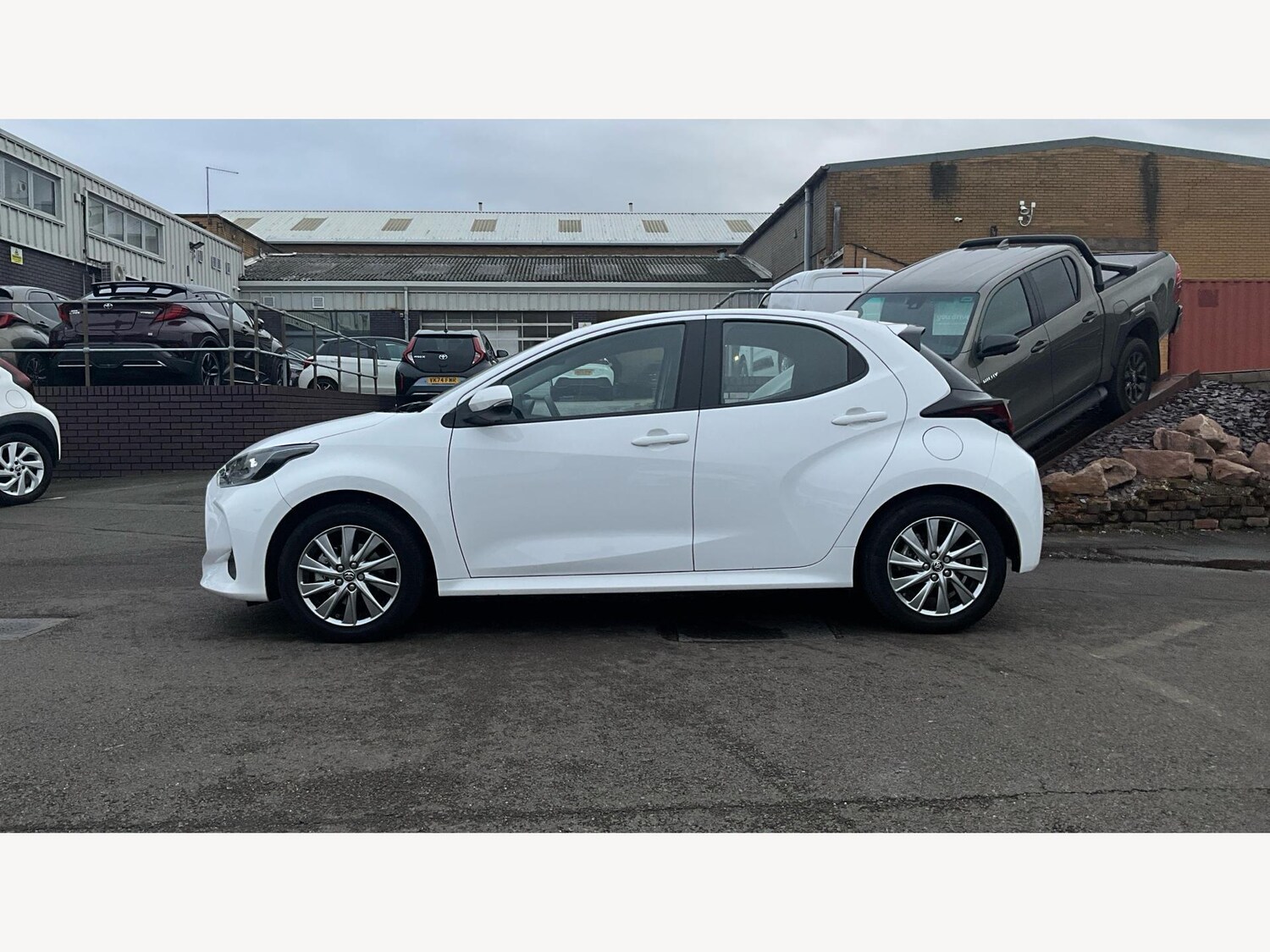 Used Toyota Yaris 2023 for sale - 77468659: Photo 19