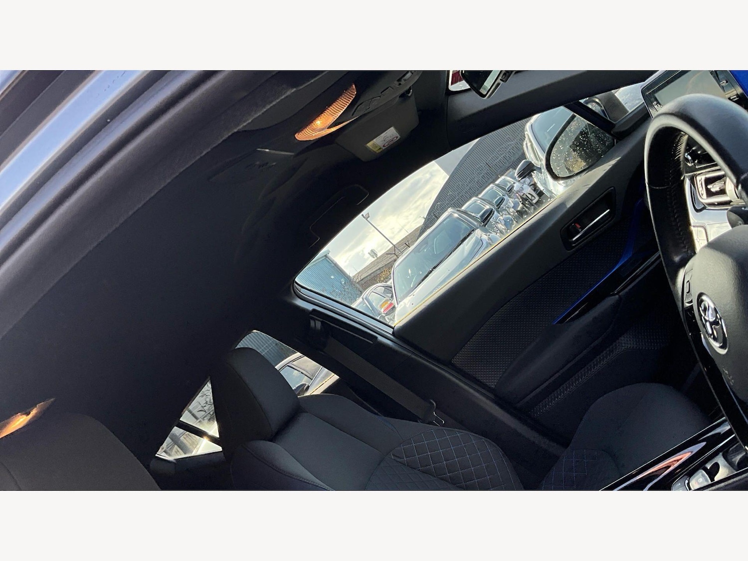 Used Toyota C-HR for sale - 77705296: Photo 24