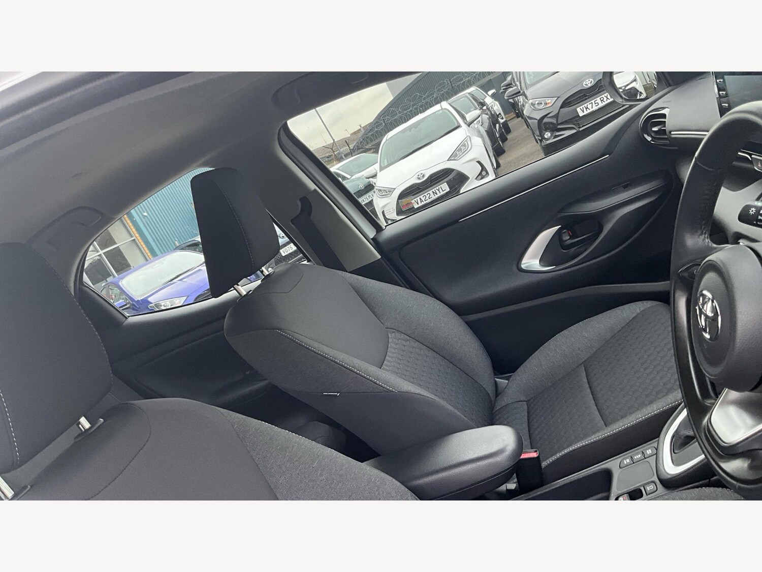 Used Toyota Yaris 2023 for sale - 76484449: Photo 24