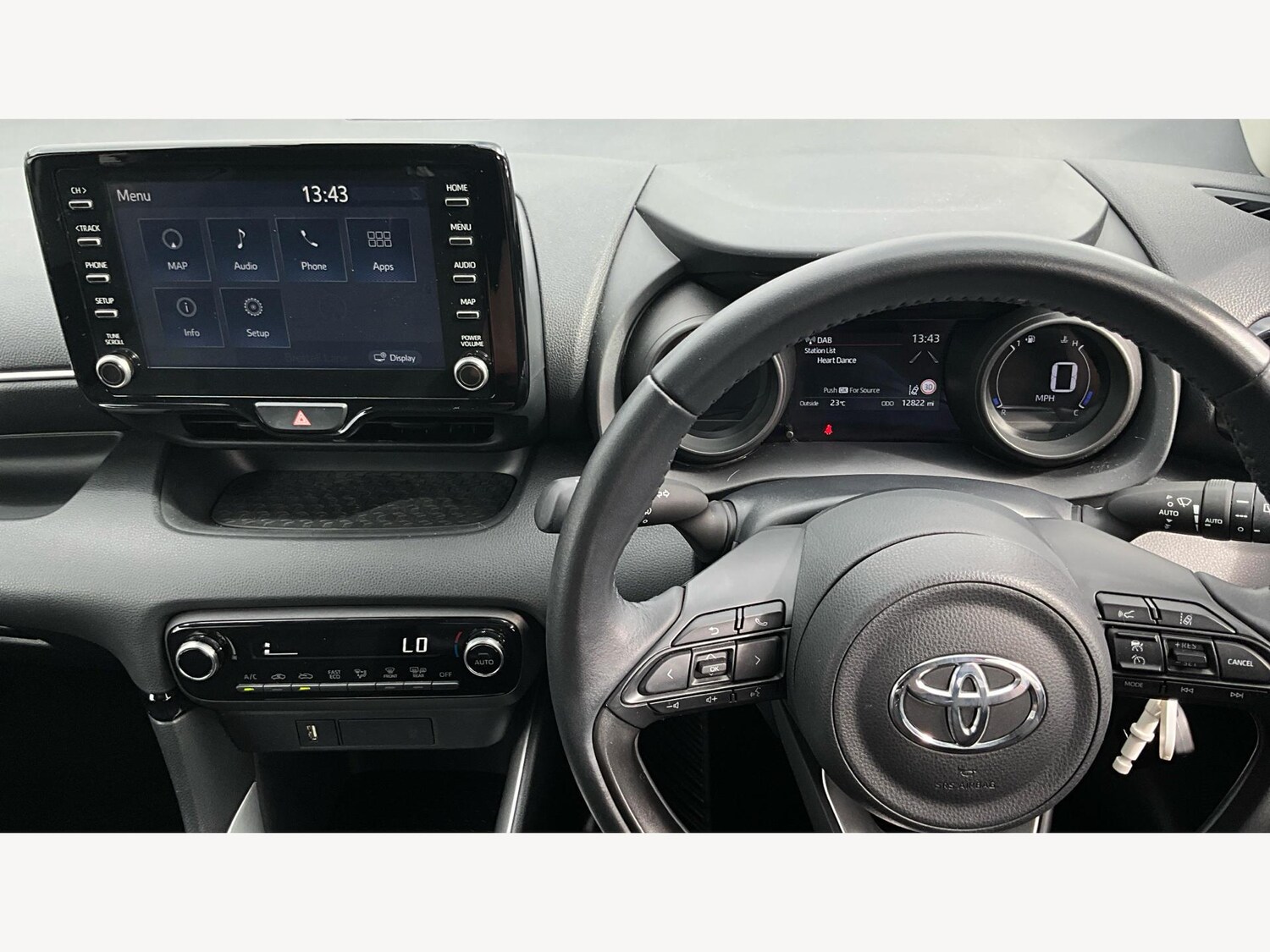 Used Toyota Yaris 2023 for sale - 76227163: Photo 8