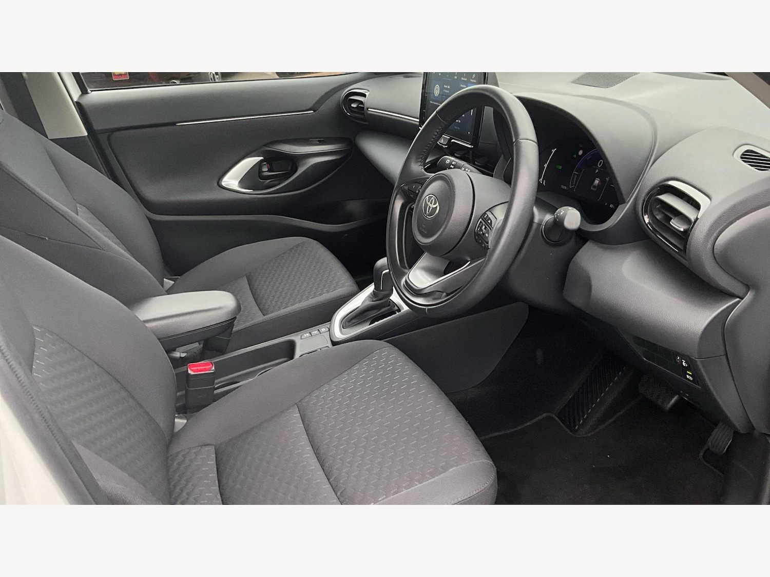 Used Toyota Yaris Cross 2024 for sale - 76175100: Photo 13
