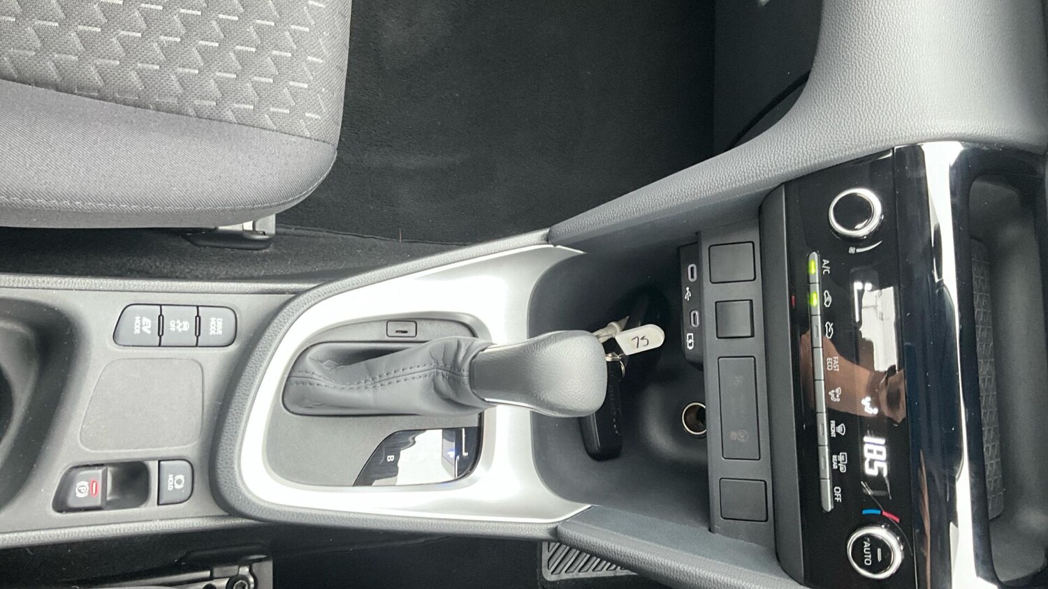 Used Toyota Yaris Cross 2024 for sale - 76175100: Photo 40